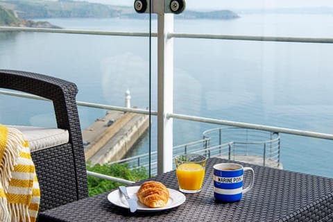 Marine Point, Mevagissey - sensational cliff top views of harbour and bay House in Mevagissey