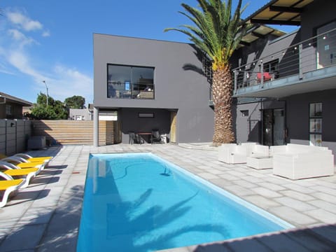 Capetown 4U Guesthouse Bed and Breakfast in Cape Town