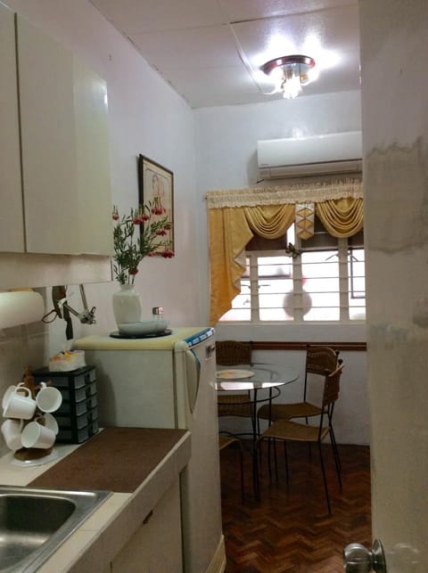 Condo Unit in Wack Wack Royal Mansion Apartment hotel in Mandaluyong