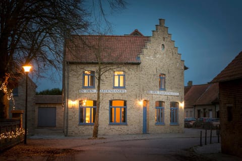 In den Paardenhandel te Lampernisse House in Flanders