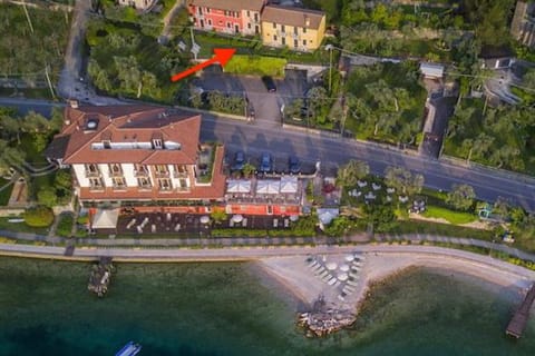 Aparthotel La Caletta Bolognese Condo in Brenzone sul Garda