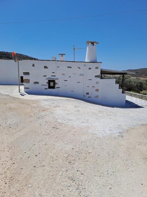 Traditional house paros House in Paros, Greece