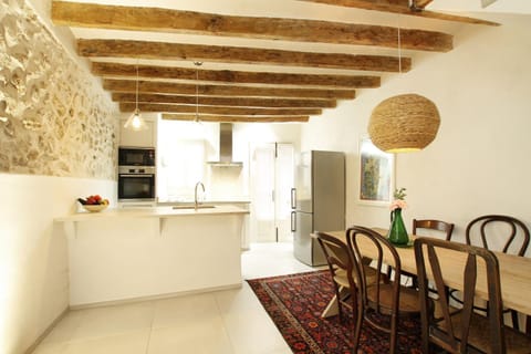 Casa Guiraud, Cosy and Welcoming Townhouse House in Pollença