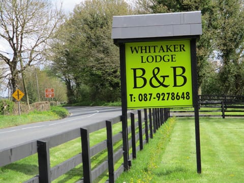 Property building, Property logo or sign, Neighbourhood, Street view