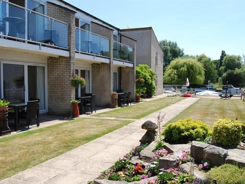 Property building, Garden view