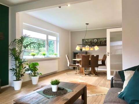 Living room, Photo of the whole room, Dining area