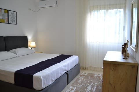 Seaview Gateway 2 Bedrooms Apartment & Garage Apartment in Vlorë