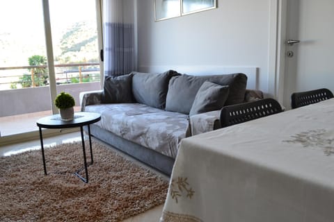 Seaview Gateway 2 Bedrooms Apartment & Garage Apartment in Vlorë