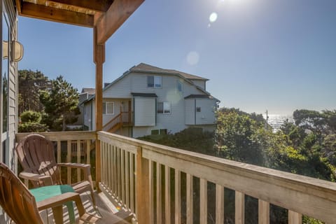 Alta Marea Shore House in Lincoln Beach