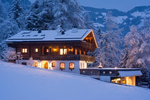 Facade/entrance, Natural landscape, Winter, Mountain view