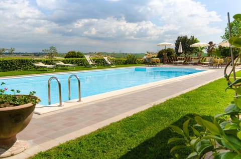 Garden, Area and facilities, Swimming pool, Swimming pool