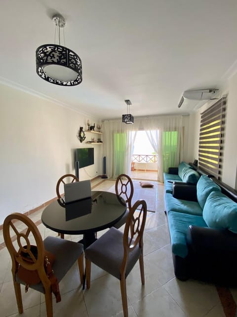 2 bedrooms apartment Shark's bay oasis with free beach 5 metres away Condo in Sharm El-Sheikh