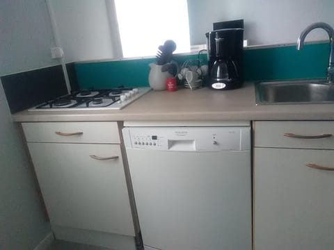 Property building, Coffee/tea facilities, Kitchen or kitchenette
