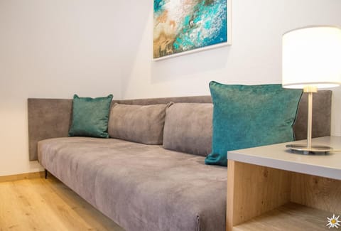 Living room, Decorative detail, Seating area