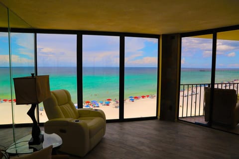 Luxurious, Upscale Condo with Spectacular Gulf View Apartahotel in Panama City Beach