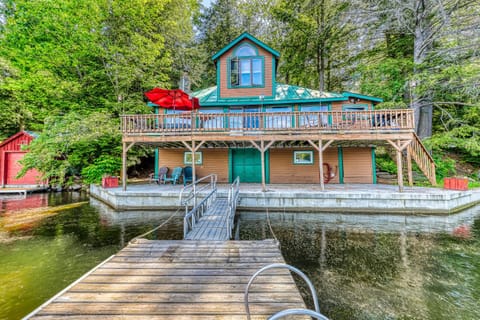 Hall's All-Seasons Lake House House in Lake Rescue