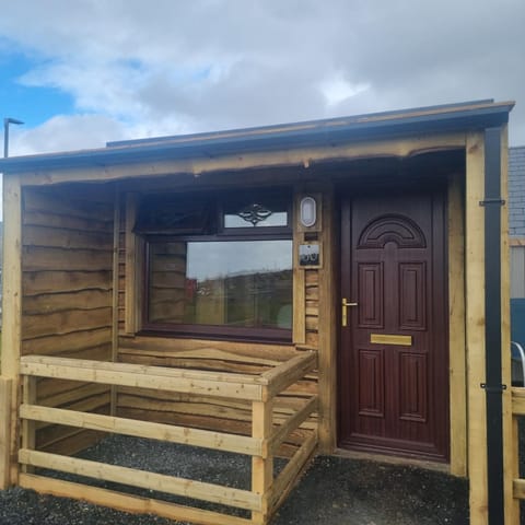 Standing Stones Lodge Hotel in Belfast