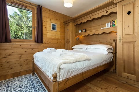 APARTMENT KANDAHAR - Alpes Travel - Central Chamonix - Sleeps 4 Condo in Les Houches