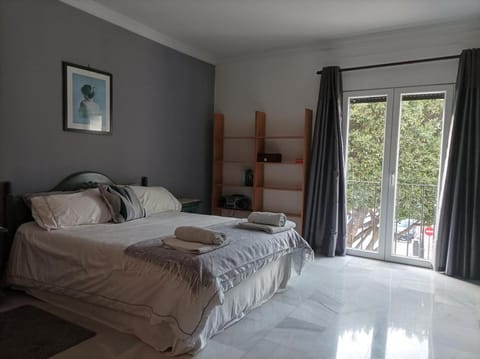 Large 2 bed Apt Puerto Banus Marina Private Parking Condominio in Marbella