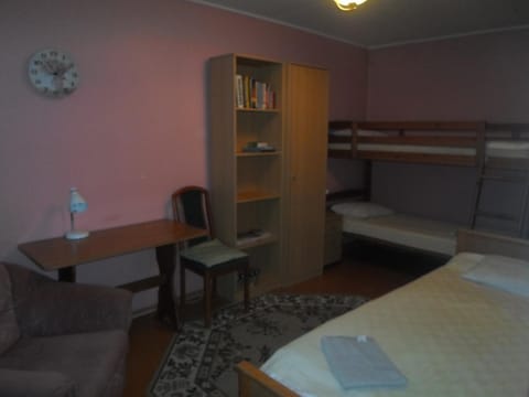 Bed, Photo of the whole room, bunk bed