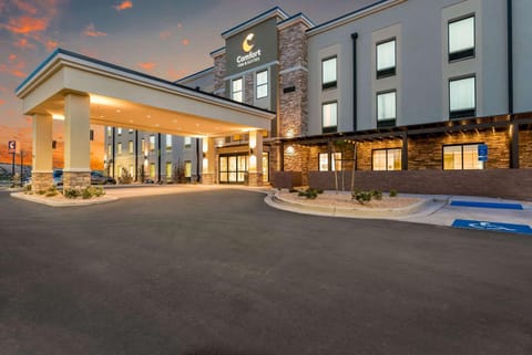 Comfort Inn & Suites Zion Park Area Hotel in Hurricane