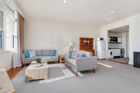 Spacious One Bedroom in The Heritage Hotel! Condo in Auckland