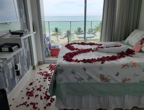 Bed, Natural landscape, View (from property/room), Balcony/Terrace, Photo of the whole room, Bedroom, Sea view