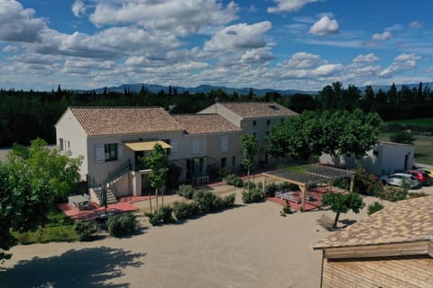 Mas Eléhis Gîtes en Provence House in Pernes-les-Fontaines