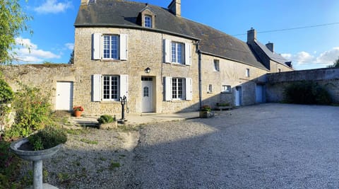 Property building, Facade/entrance, Garden