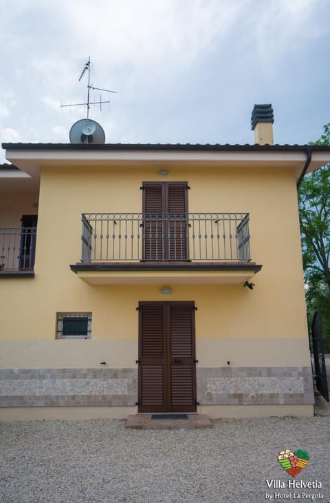 Property building, Balcony/Terrace