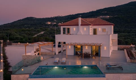 Property building, Mountain view, Pool view, Swimming pool, Sunset