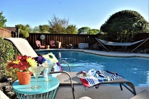 Gorgeous Plano Home ~ Private Backyard Pool Oasis Haus in Plano