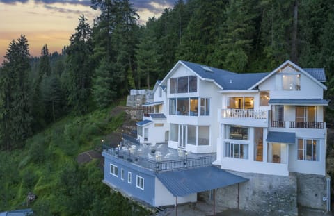 Property building, Natural landscape, Mountain view