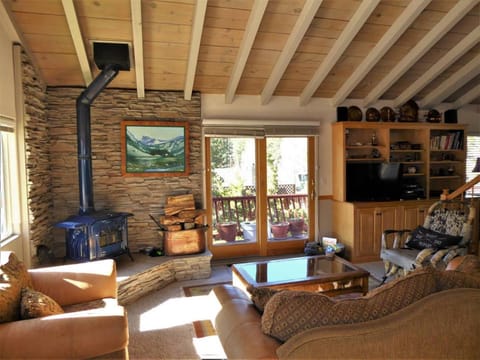 Dream Getaway with Secluded Spa House in Big Bear