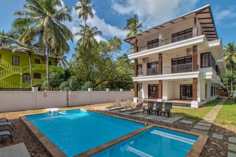 Property building, Pool view, Swimming pool, Swimming pool