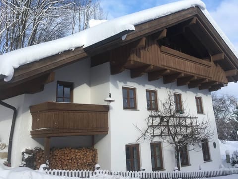 Facade/entrance, Winter