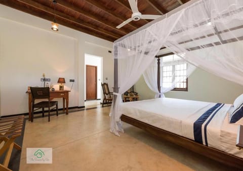 Headman House Antique Villa - A Seaside Royal Stay Bed and Breakfast in Ahangama