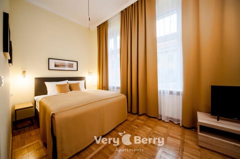 Very Berry - Podgorna 1c - Old City Apartments, check in 24h Condo in Poznan