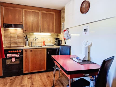 Apartment Chalet Spassvogel by Interhome Apartment in Grindelwald