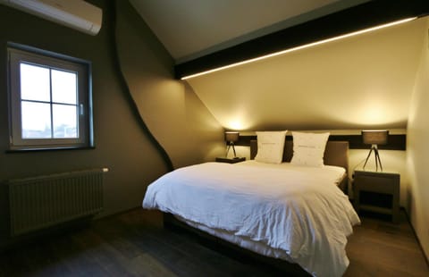 AMADIS Bed and Breakfast in Limburg (province)