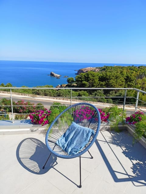 Patio, Natural landscape, Balcony/Terrace, Sea view