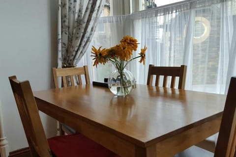 Lyndale self-catering apartment Sleeps 4 Apartamento in Windermere