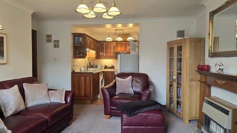 Kitchen or kitchenette, Living room, Seating area, pet friendly