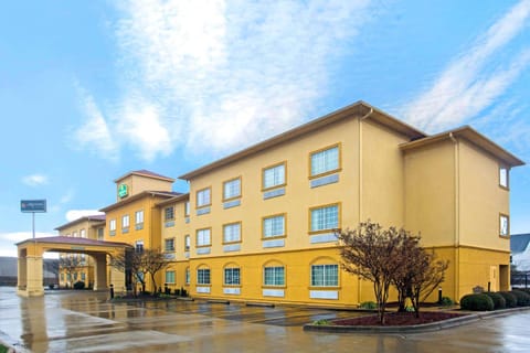 La Quinta by Wyndham Fort Smith Hotel in Fort Smith