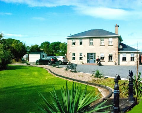 Facade/entrance, Garden view, Mountain view