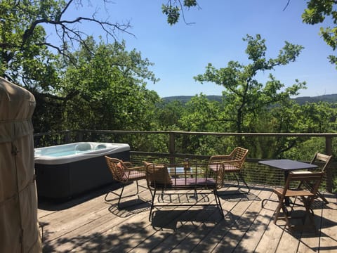 Natural landscape, Hot Tub, View (from property/room), Balcony/Terrace