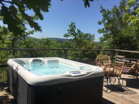 Natural landscape, Hot Tub, View (from property/room)