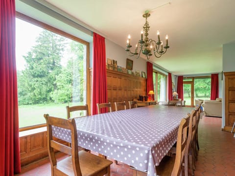 Sunny holiday home in Stavelot Haus in Trois-Ponts