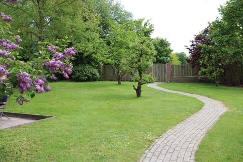 Garden, Balcony/Terrace