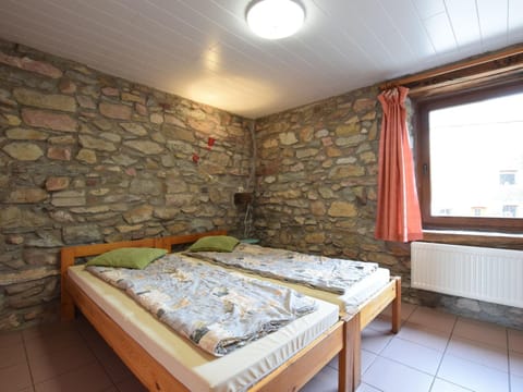 Quaint Cottage In Petite Langlire With bubble bath House in Vielsalm